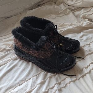 Women’s Black Faux-Fur Trim Duck Boots with Leopard Accent NWOT